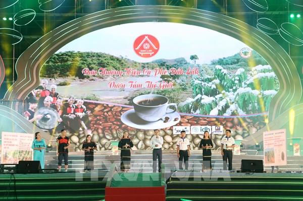 300 phóng viên đăng ký tác nghiệp Lễ hội Cà phê Buôn Ma Thuột