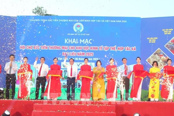 Khai mạc Hội chợ Xúc tiến thương mại khu vực kinh tế tập thể, hợp tác xã - Bạc Liêu năm 2025