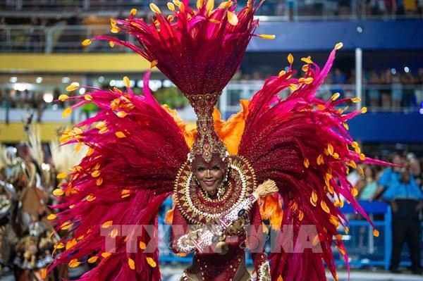 Rực rỡ sắc màu tại Lễ hội hóa trang - Carnival 2025