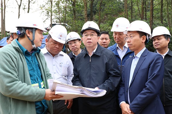 Quyết tâm hoàn thành Dự án Trạm biến áp 220kV Vũng Áng trong tháng 4/2025