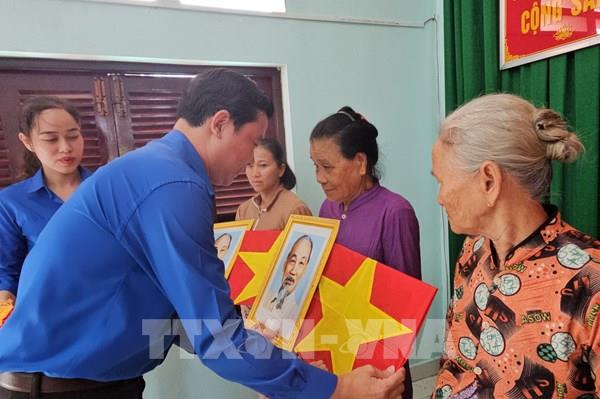 Thanh niên Bến Tre hướng về biên giới, biển đảo