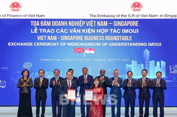 Trường Đại học VinUni và Đại học NTU – Singapore ký kết hợp tác chiến lược
