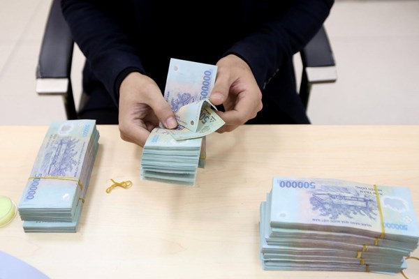 Ngân hàng thương mại tăng lãi suất hút tiền gửi cuối năm