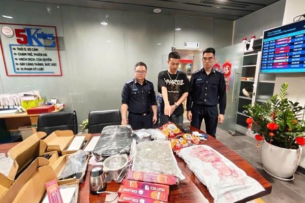 Phát hiện gần 4kg nghi là cần sa tại sân bay quốc tế Đà Nẵng