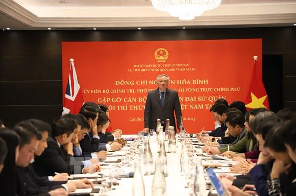 Phó Thủ tướng Nguyễn Hòa Bình đề cao vai trò của Hội trí thức Việt Nam tại Anh và Ireland