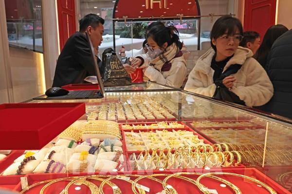 Giá vàng trong nước tăng 200 nghìn đồng/lượng