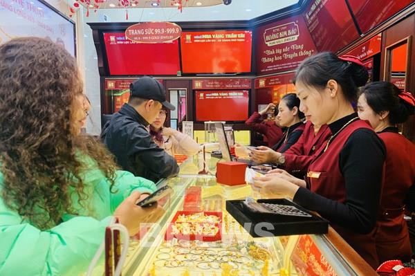 Giá vàng trong nước sáng 26/3 đi ngang