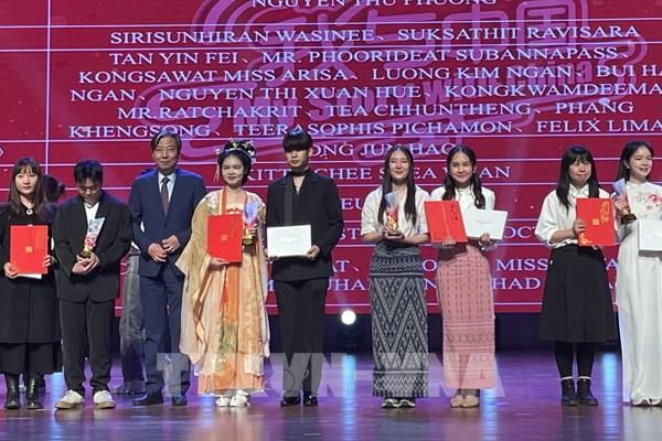 Nhiều học sinh Việt Nam đạt giải cao trong cuộc khi sáng tác video tại Trung Quốc