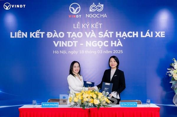 VinDT hợp tác với Trường Trung cấp Ngọc Hà đào tạo lái xe hạng B tự động