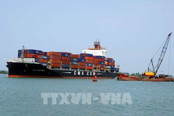 Gắn biển công nhận công trình Bến cảng 5 vạn tấn