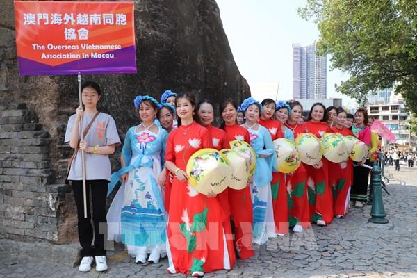 Việt Nam tham gia lễ diễu hành Carnival quốc tế tại Macau