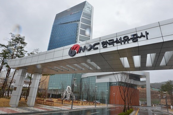 Doanh nghiệp châu Á đẩy mạnh phát hành trái phiếu trước làn sóng thuế quan mới của Mỹ