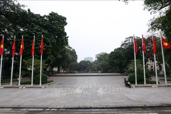 Hà Nội cải tạo vườn hoa Lý Thái Tổ, không chặt hạ cây cổ thụ