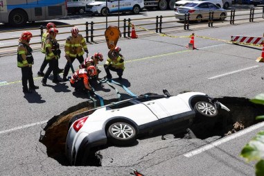 Xuất hiện hố tử thần rộng 20 m ở thủ đô Seoul