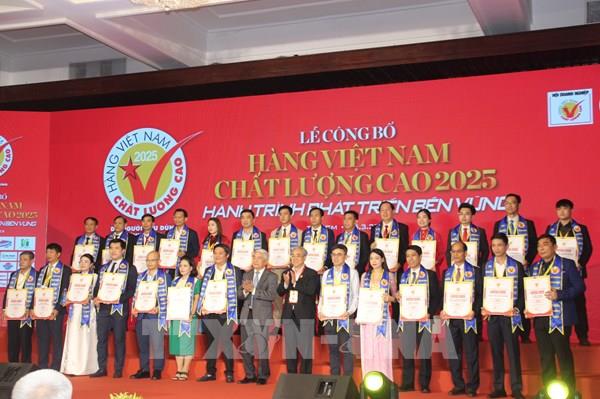 Trao chứng nhận Hàng Việt Nam chất lượng cao cho 562 doanh nghiệp