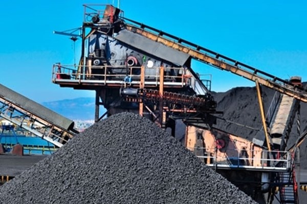 Xuất khẩu than của Nga sang Trung Quốc giảm gần 50%