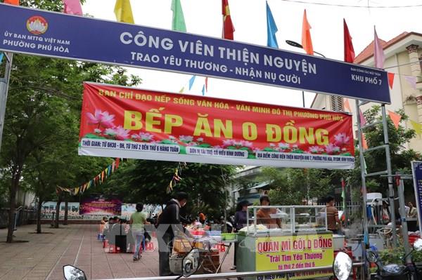 Những bữa ăn "0 đồng" gắn kết tình nhân ái