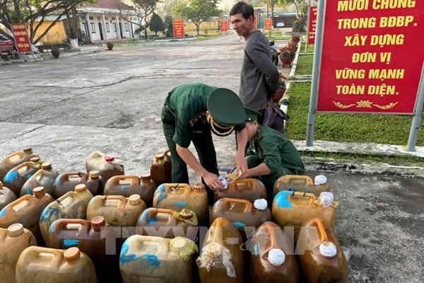 Bắt các đối tượng buôn lậu dầu DO, trộm cắp than và cửa kính