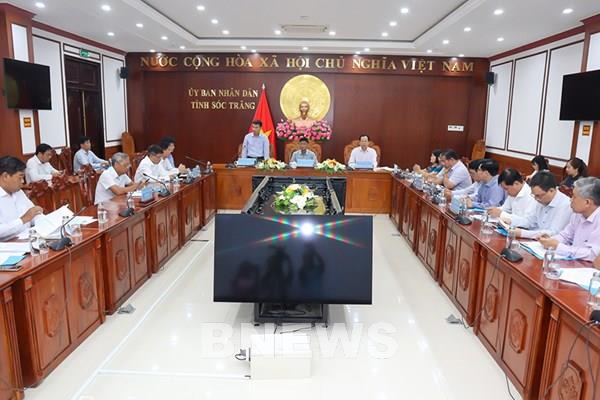 Di dời lưới truyền tải phục vụ thi công cao tốc Châu Đốc - Cần Thơ - Sóc Trăng