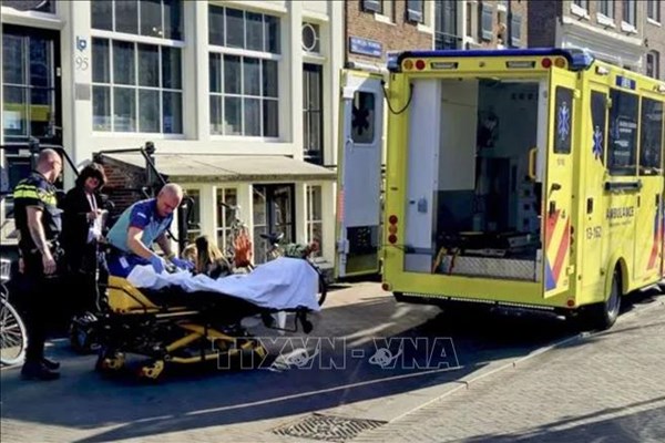 Công bố nghi phạm vụ đâm dao tại Hà Lan