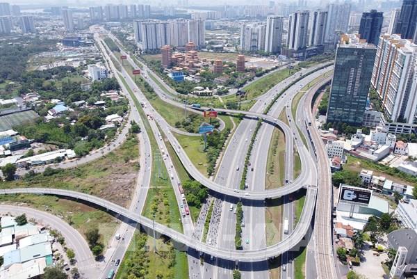 Những tuyến đường huyết mạch của Thành phố Hồ Chí Minh