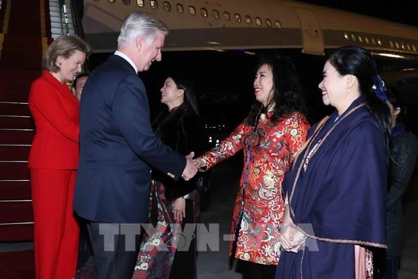 Nhà Vua và Hoàng hậu Bỉ đến Hà Nội, bắt đầu thăm cấp Nhà nước tới Việt Nam