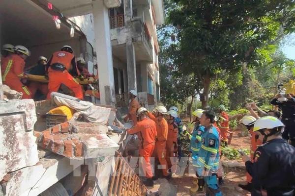 Đoàn cứu hộ Việt Nam hỗ trợ Myanmar giải cứu nạn nhân động đất