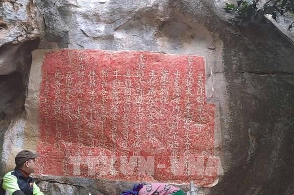 Độc đáo bài văn bia được khắc trên núi đá từ 700 năm trước