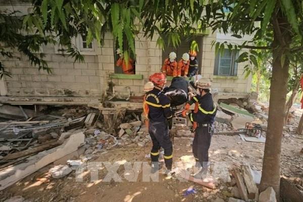 Đoàn cứu hộ Bộ Công an nỗ lực tìm kiếm các nạn nhân động đất tại Myanmar