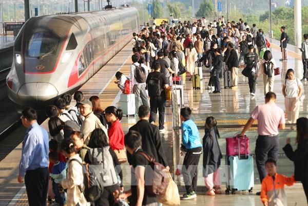 Trung Quốc: Nhu cầu đi lại bằng đường sắt tăng đột biến dịp nghỉ lễ Thanh Minh