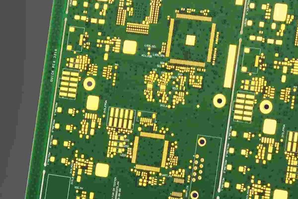 Hàng trăm doanh nghiệp niêm yết ngành bán dẫn Trung Quốc có lợi nhuận tăng 