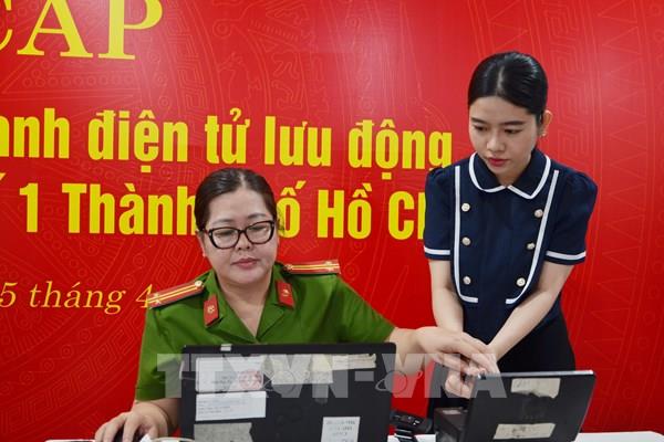 Cấp thẻ căn cước lưu động tại nhà ga Metro Bến Thành-Suối Tiên