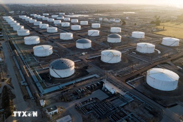 Giá dầu đảo chiều suy yếu