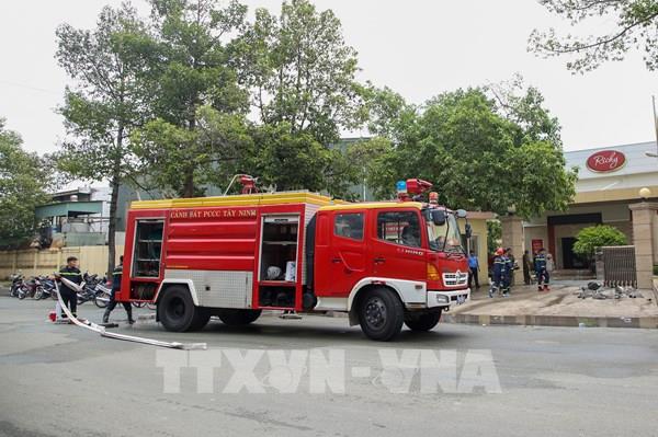 Dập tắt đám cháy lớn trong Khu công nghiệp Trảng Bàng, Tây Ninh