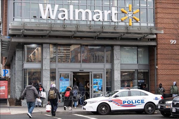 Walmart sẽ tăng giá hàng hóa do tác động của thuế quan