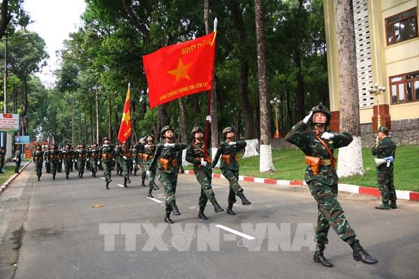 Diễu binh, diễu hành ngày 30/4 tại TP. Hồ Chí Minh: Cán bộ, chiến sĩ luyện tập dưới nắng nóng gay gắt