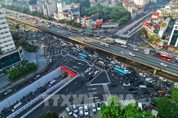 Hà Nội thí điểm điều chỉnh giao thông nút giao Tố Hữu - Lê Văn Lương - Khuất Duy Tiến