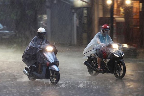 Ngày và đêm 12/4, Tây Bắc Bộ và từ Thanh Hóa đến Quảng Bình có mưa lớn