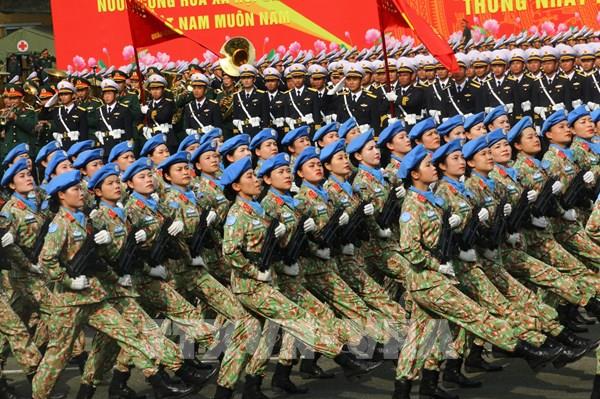 Hình ảnh hợp luyện các lực lượng vũ trang chuẩn bị kỷ niệm 50 năm thống nhất đất nước