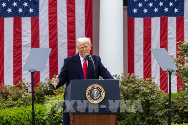 Tổng thống Mỹ D. Trump ký sắc lệnh nới lỏng quy định xuất khẩu thiết bị quân sự