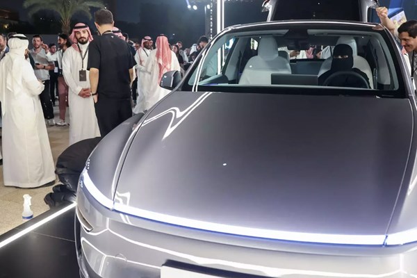 Xe điện Tesla chính thức "lăn bánh" tại Saudi Arabia