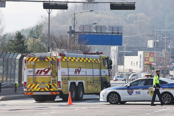 Sập công trình tàu điện ngầm đang xây dựng