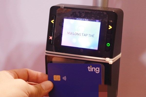 Đi xe buýt tại TP. Hồ Chí Minh không cần tiền mặt