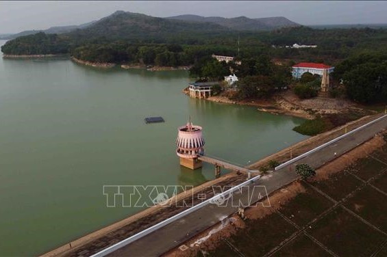 Hồ Dầu Tiếng xả trên 15 triệu m3 nước đẩy mặn cho sông Sài Gòn