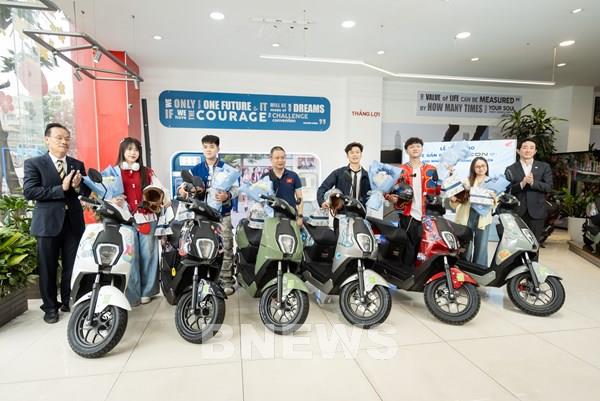 Honda Việt Nam bàn giao lô xe điện ICON e: đầu tiên tại Hà Nội