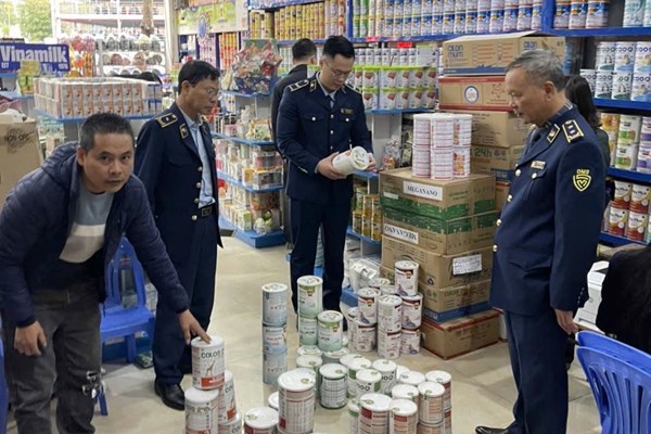 Vụ gần 600 mặt hàng sữa giả: Lỗ hổng quản lý cần được lấp đầy