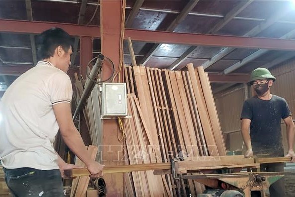 Nhật Bản thiếu hụt thợ mộc nghiêm trọng đẩy chi phí lên cao