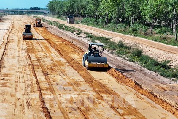 Nghệ An đẩy nhanh tiến độ giải ngân vốn đầu tư công gần 150 dự án