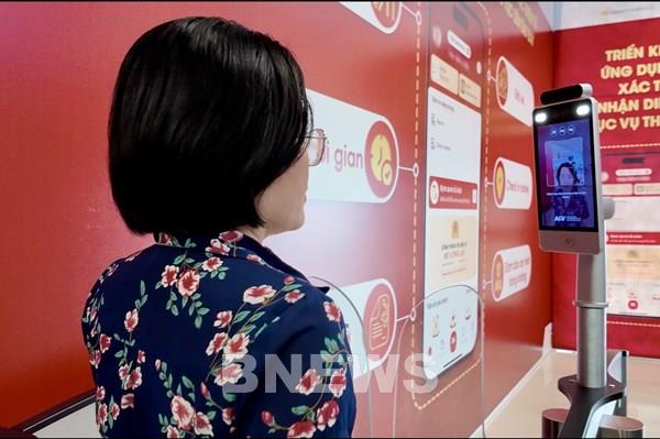 Hãng hàng không đầu tiên làm thủ tục bay không giấy tờ với VNeID