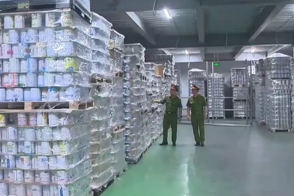 Triệt phá đường dây sản xuất sữa bột giả với gần 600 chủng loại